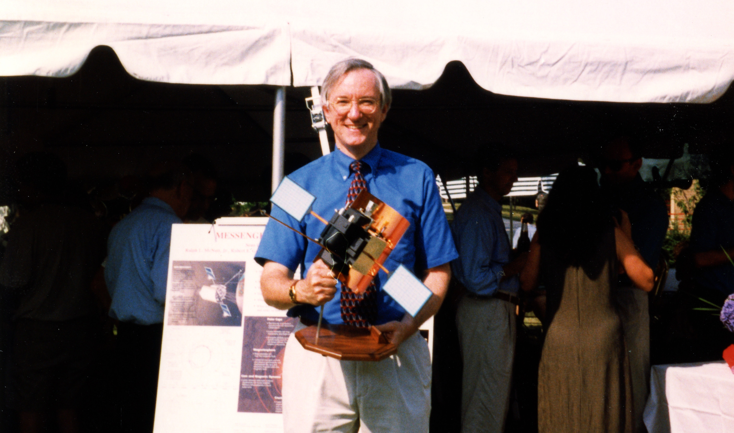 Sean Solomon with a model of the MESSENGER craft, 1999. Credit: Carnegie Science