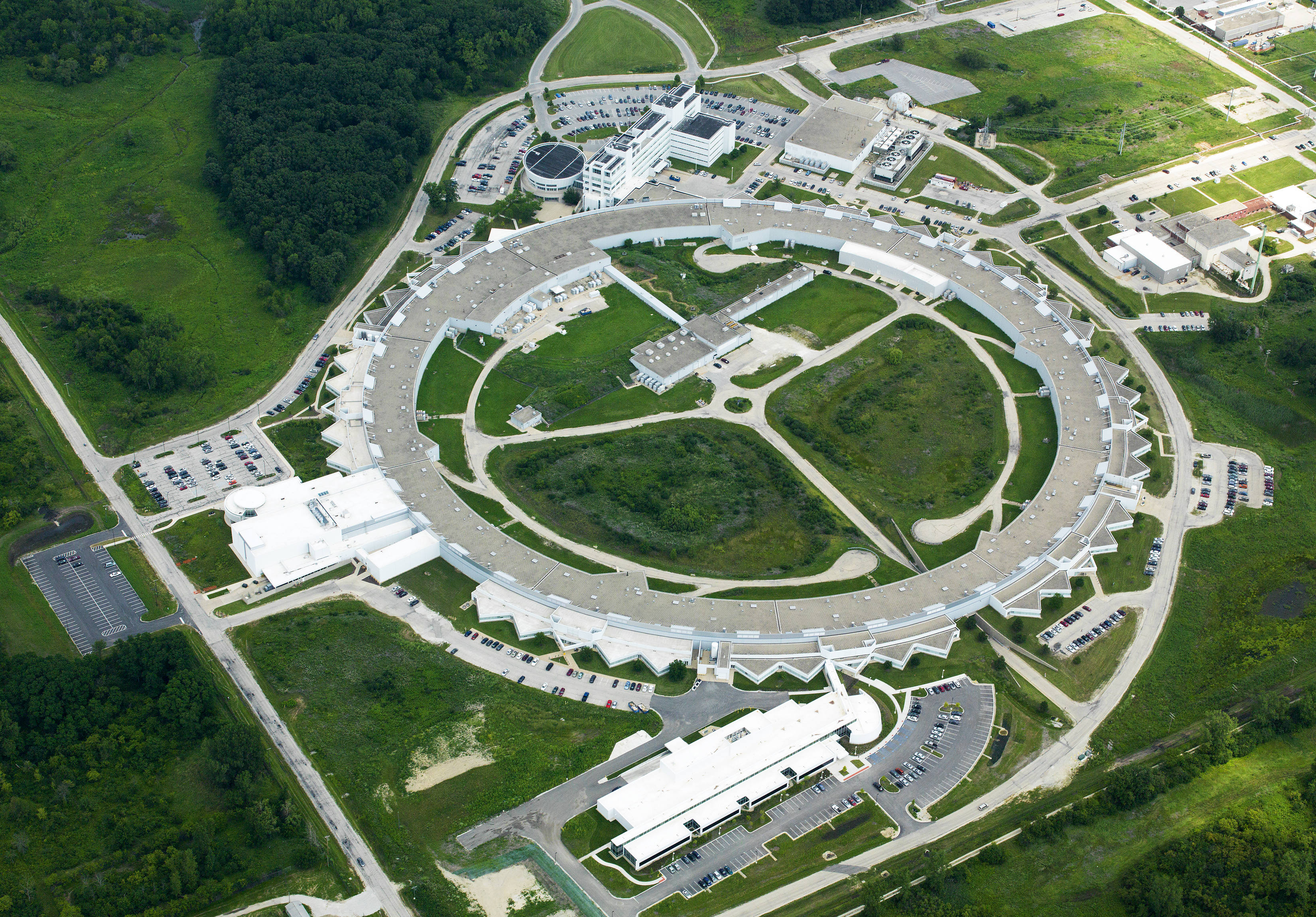 Aerial photograph of the U.S. Department of Energy Office of Science's Advanced Photon Source at Argonne National Laboratory as of June 2014. Argonne National Laboratory/CC BY-NC-ND 2.0