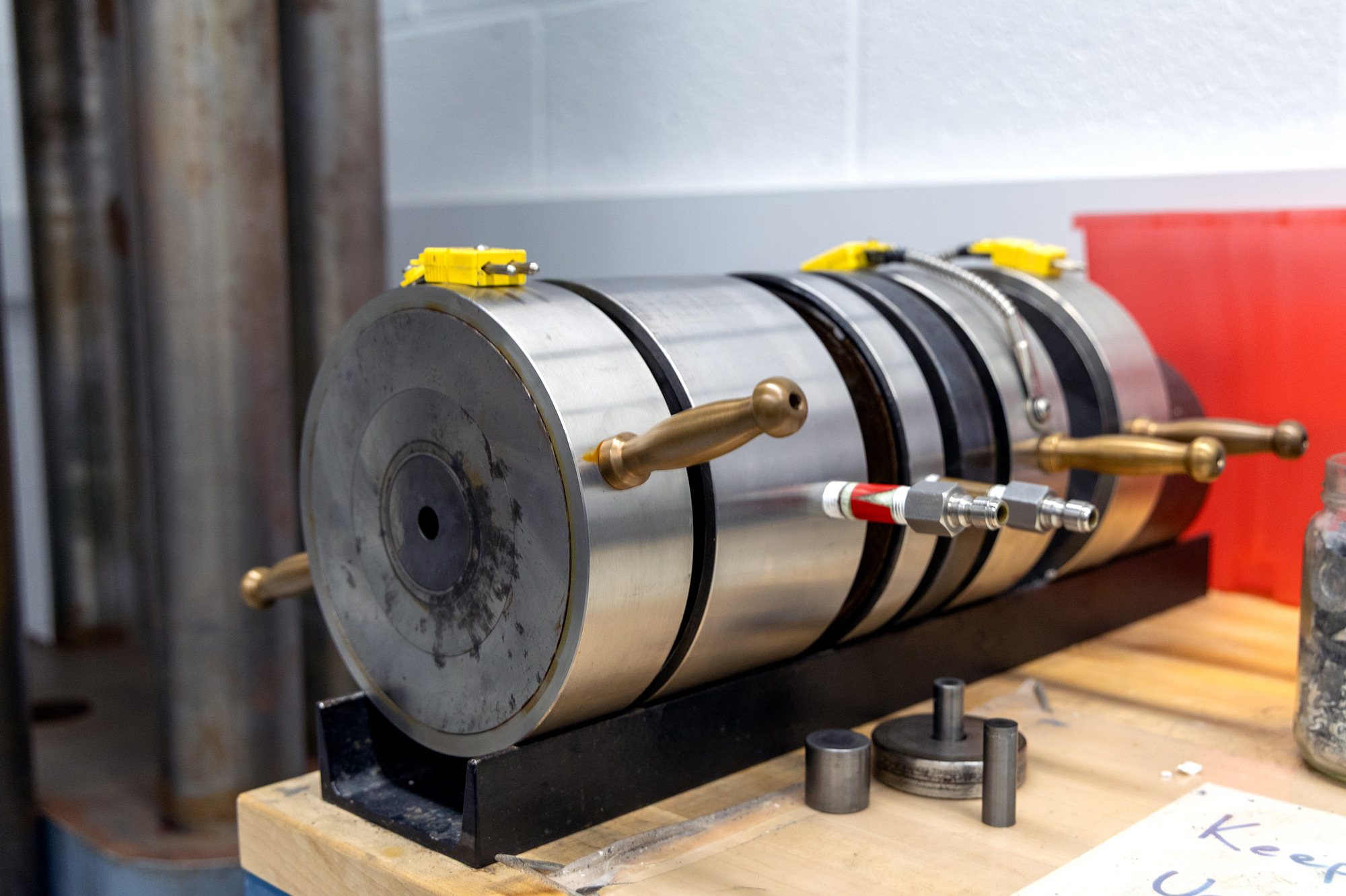 Piston cylinder stack