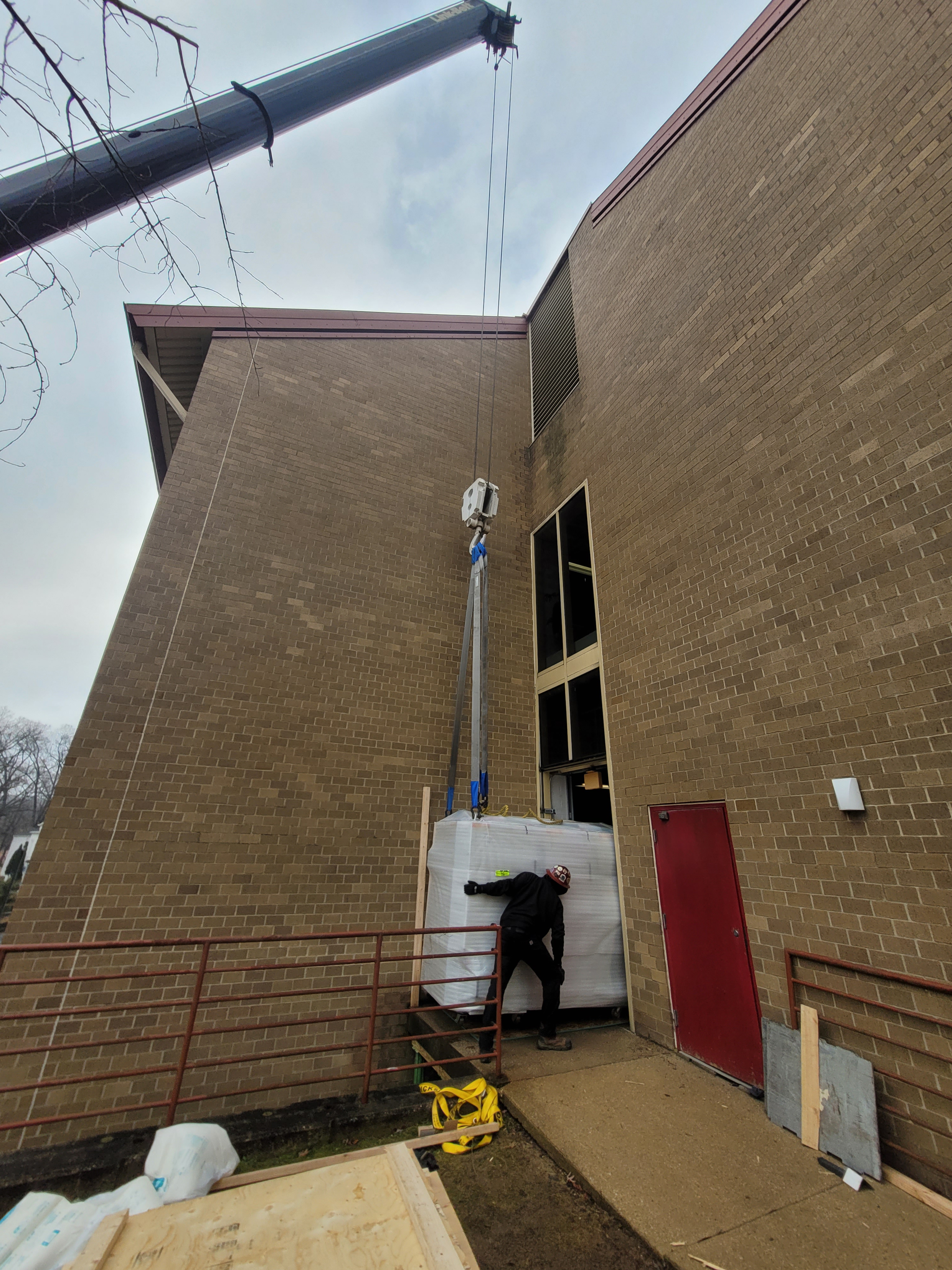 Installing Tim Strobel's new liquid‑metal‑jet X‑ray source coupled to a diamond‑cell stage.
