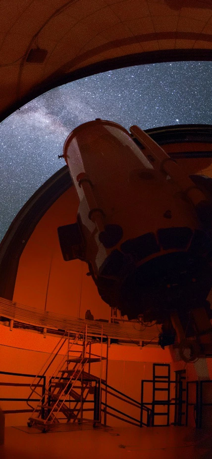 Swope telescope interior at night. Credit: Yuri Beletsky, Carnegie Science