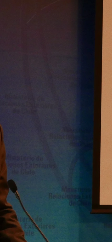 Guillermo Blancs presenting information about light pollution to the Chilean government. Preserving dark skies in Chile has been a key component of Blanc's work for many years. 