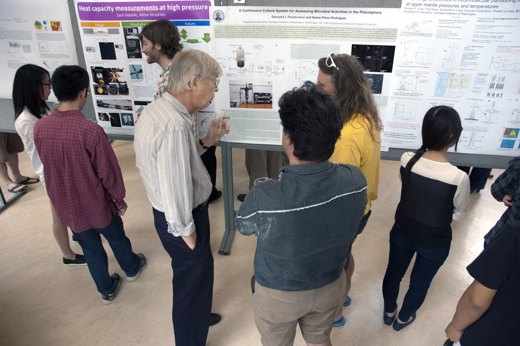 Bjorn Mysen at DTM/GL Poster Session in 2015