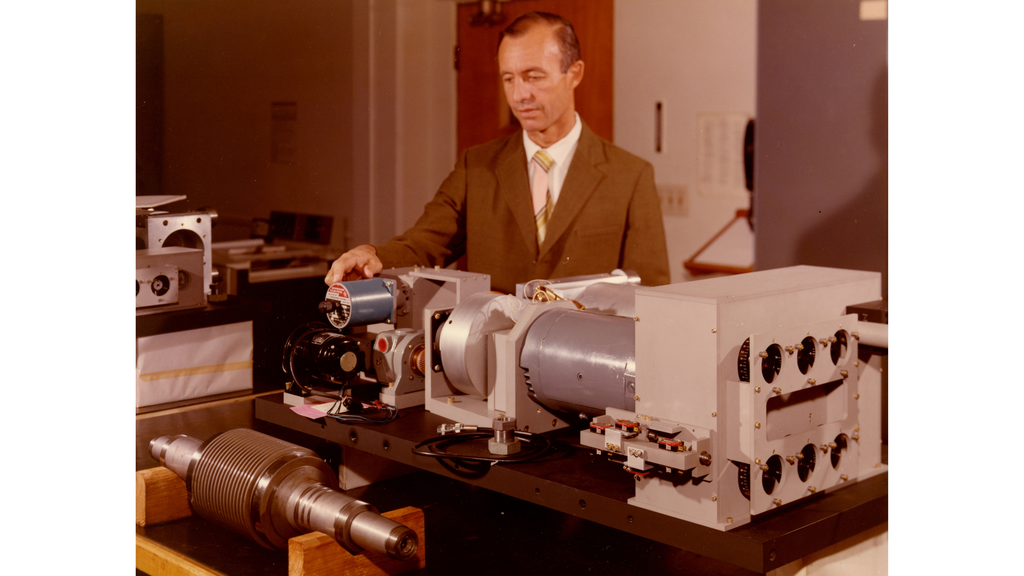 du Pont telescope design