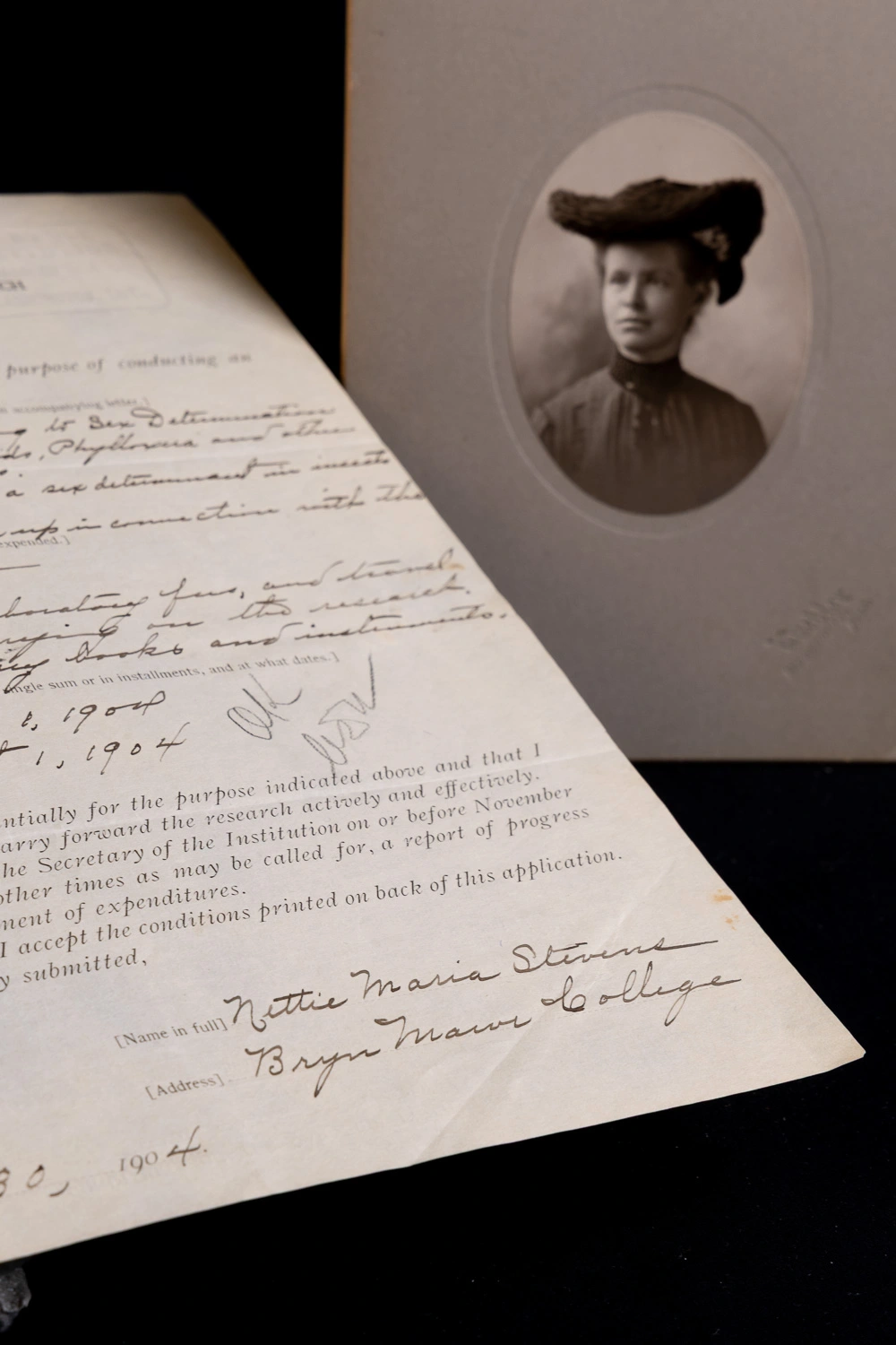 A closer look at nettie Stevens' signature and portrait. 