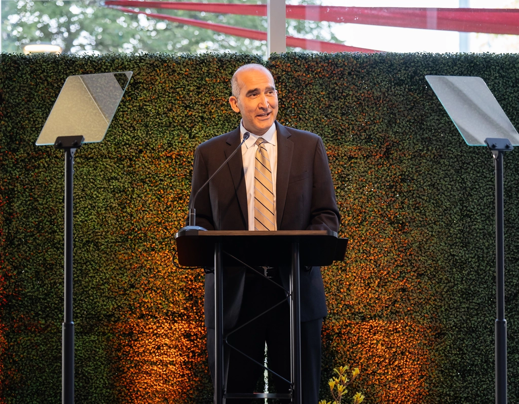 Moh El-Naggar gives remarks at a Silicon Valley event. Photo is courtesy of USC Dornsife.