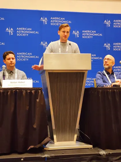 Carnegie astronomer and Outreach Coordinator Jeff Rich presents at the AAS meeting in 2025