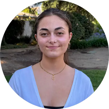 Julia Mirani Headshot