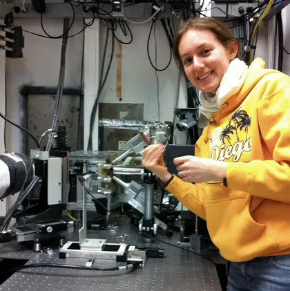 arion Le Voyer in the lab during her Deep Carbon Observatory fellowship in 2012.&nbsp;