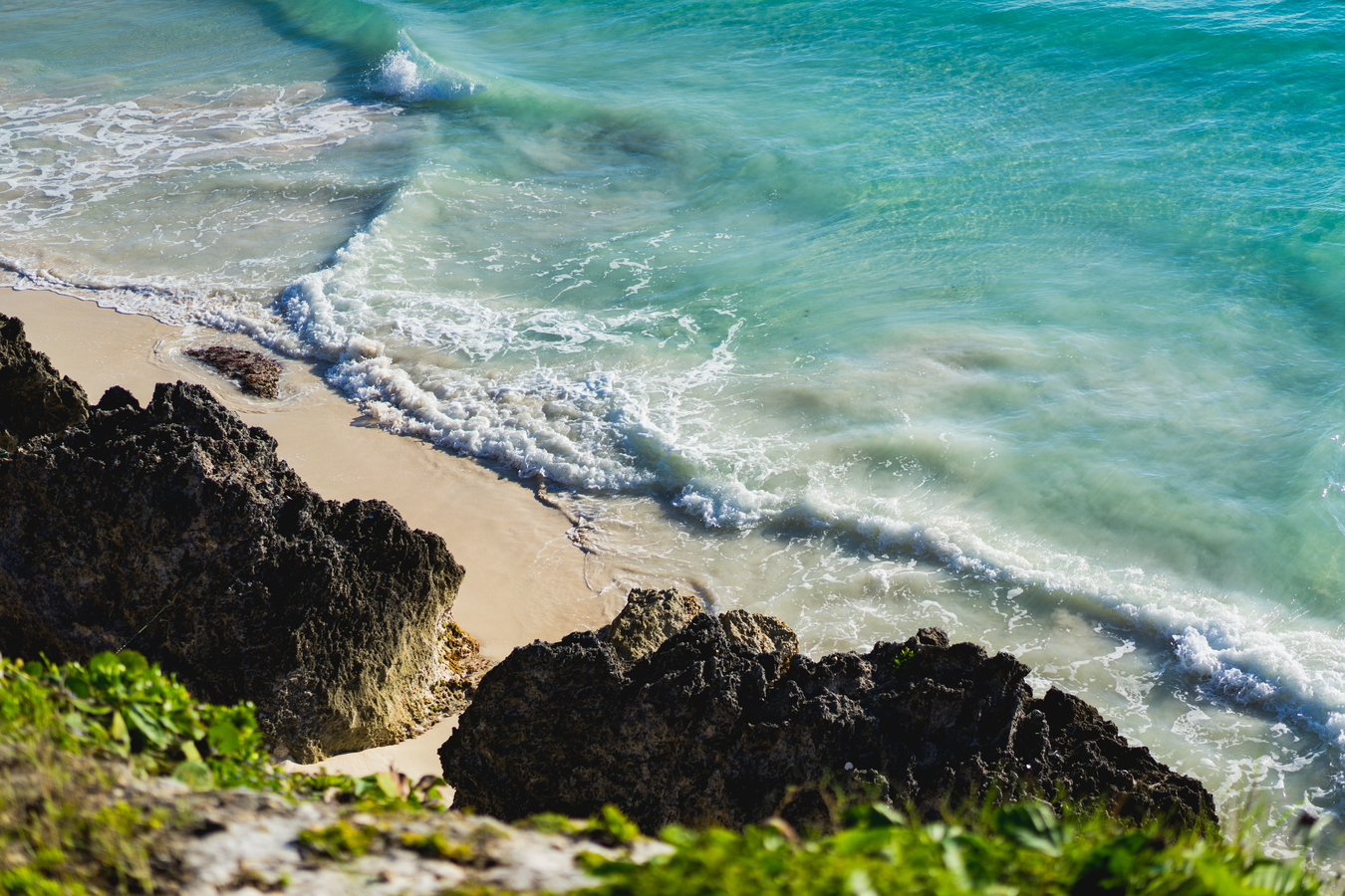 Coastal waterway photo by Dan Gold via Unslpash