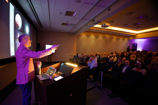 Phil Plait points to crowd