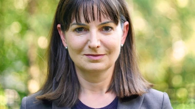 Diana Roman Headshot