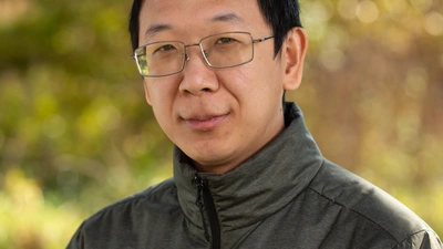 Xiaobin Zheng 2021 headshot