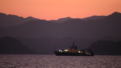 Fieldwork at sea on the Atlantis research vessel. In January 2014 Carnegie's Dionysis Foustoukos, along with microbiologist and Carnegie postdoctoral fellow Ileana Peréz-Rodríguez and under-graduate student Matt Rawls of George Mason University, collected microorganisms from the volcanoes of the Pacific Ocean and cultured them onboard the oceanographic research vessel Atlantis. 