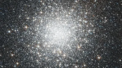Hubble Space telescope image of the globular cluster M2. Credits: NASA, ESA, STScI, and A. Sarajedini (University of Florida)