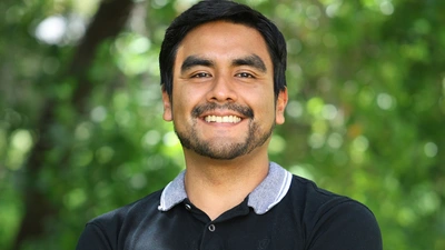 Portrait photo of José Peltroche