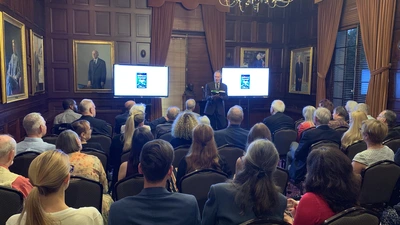 Bob Hazen reads from his book "Symphony in C: Carbon and the Evolution of (Almost) Everything"