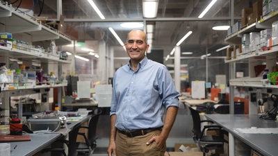 Moh El-Naggar in the lab, courtesy of Olga Burymska/USC.