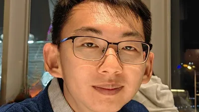 Jing_Ze_Ma Headshot