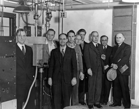 Group at fission demonstrated at DTM on 28 January 1939.