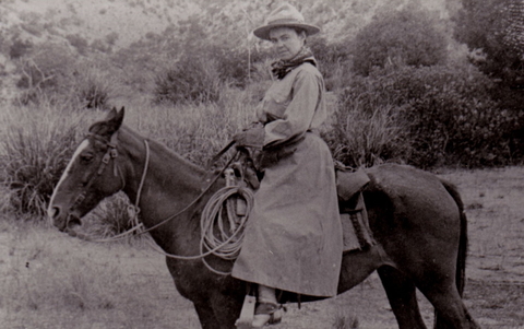 Edith Shreve on horseback courtesy Arizona Historical Society.