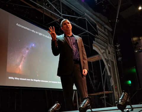 Image of Observatories director John Mulchaey during his lecture n 2015.