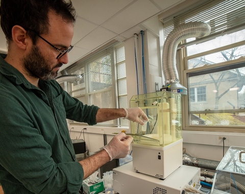 Oded Elazar working in the lab