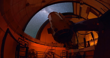 Swope telescope interior at night. Credit: Yuri Beletsky, Carnegie Science