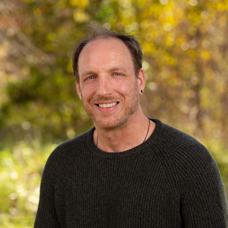 Ren Dodge 2021 headshot