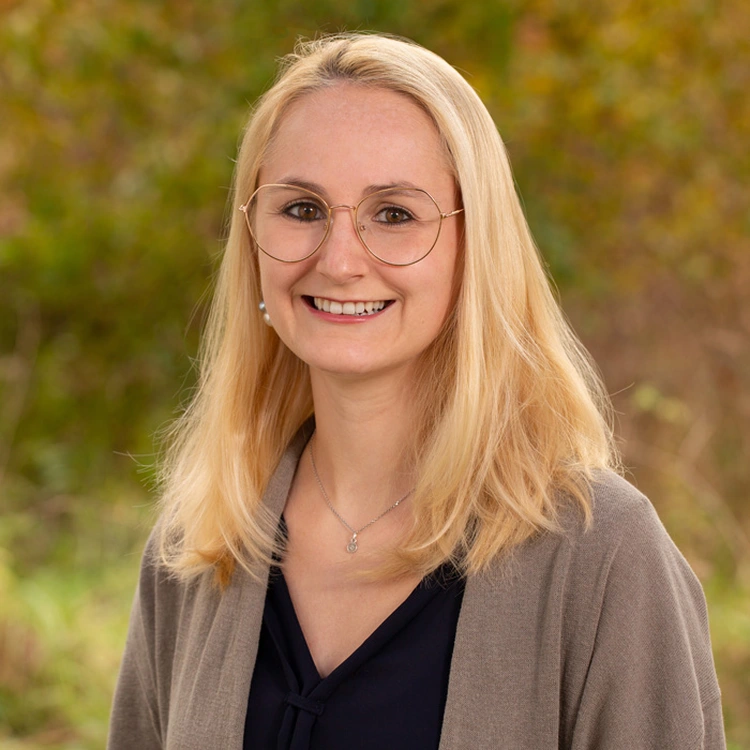 Tabea Moll Headshot 2021