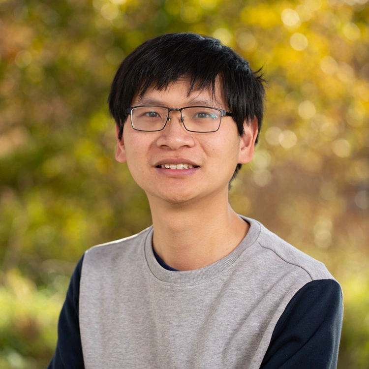 Minjie Hu 2021 headshot