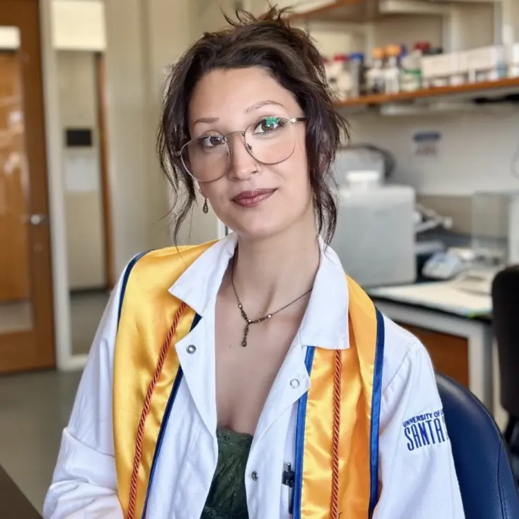 Maia Everhart Lab Headshot