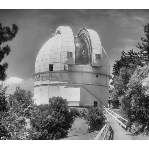 Observatory dome of the Hooker 100–inch telescope, Mount Wilson Observatory.