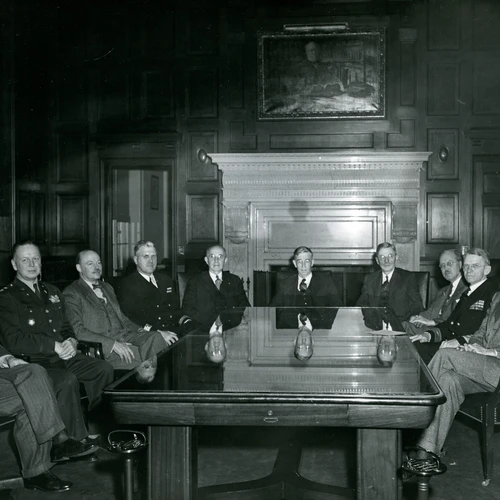 Vannevar Bush with the OSRD Advisory Council in the Carnegie administration building board room, 1946.