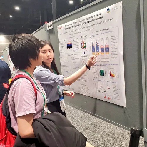 Caltech undergraduate Anna Li presents her work with Ken Caldeira at AGU 2022