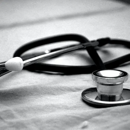 Black and white photograph of a stethoscope.