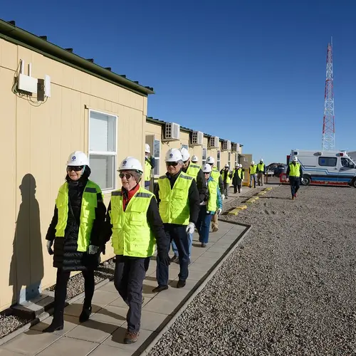 Group of people visit the GMT site