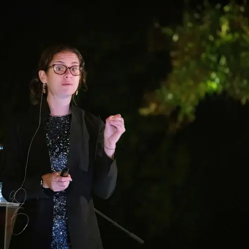 Johanna Teske presents to the Carnegie Science Board of Trustees