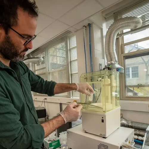 Oded Elazar working in the lab