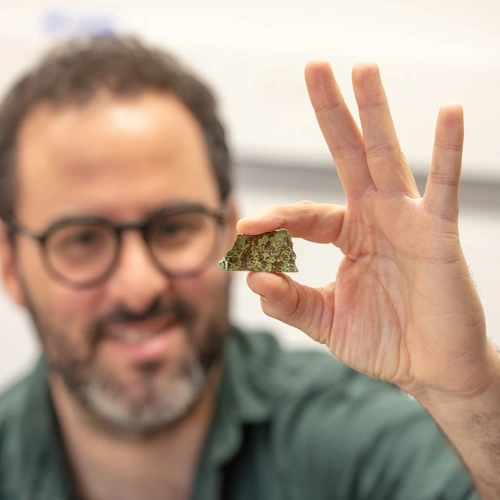 Oded Elazar holds eclogite
