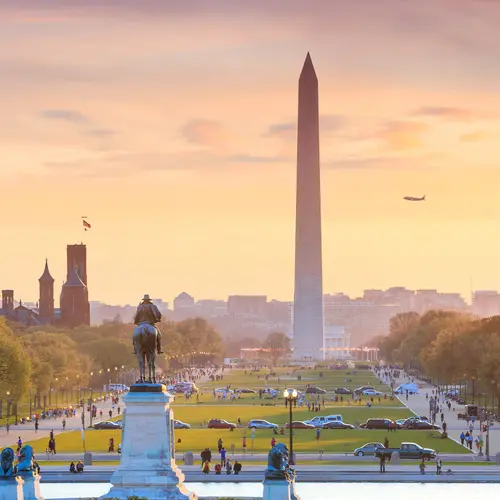 A sunset over the Washington Memorial in Washington DC. Sourced from Canva