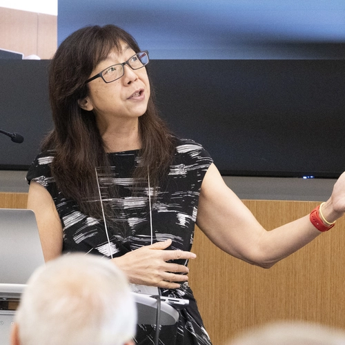 Yixian Zheng discusses her research during a BSE retreat in Pasadena